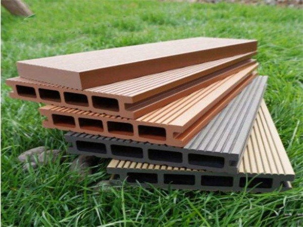 成都木塑地板厂家分享塑木材料在户外景观中的具体应用